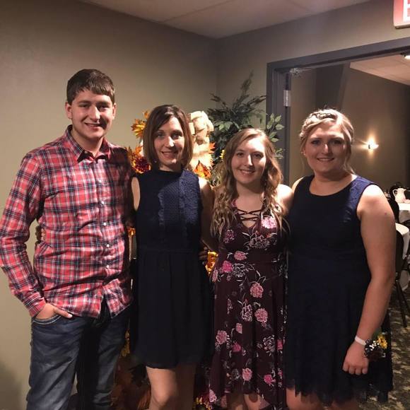 Meet your Posher, Lisa - Picture 1 of 1